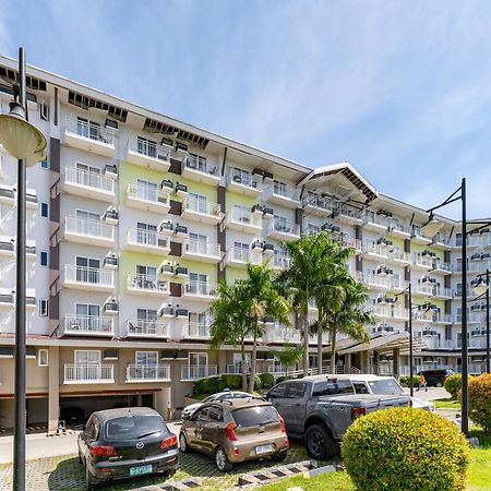 Апартаменти Amani 133,3 Minutes To Airport,With Gym & Pool,Fast Wi-Fi, Free Netflix Мактан Екстер'єр фото