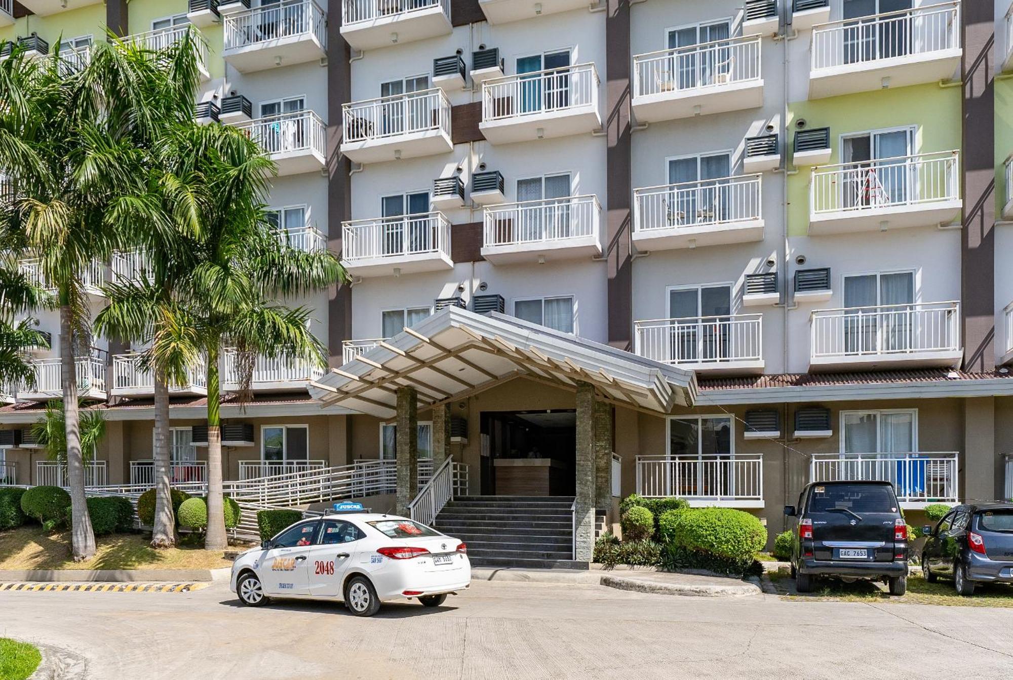 Апартаменти Amani 133,3 Minutes To Airport,With Gym & Pool,Fast Wi-Fi, Free Netflix Мактан Екстер'єр фото