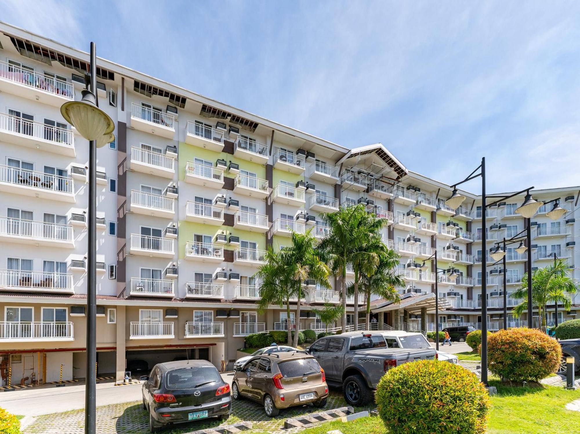 Апартаменти Amani 133,3 Minutes To Airport,With Gym & Pool,Fast Wi-Fi, Free Netflix Мактан Екстер'єр фото